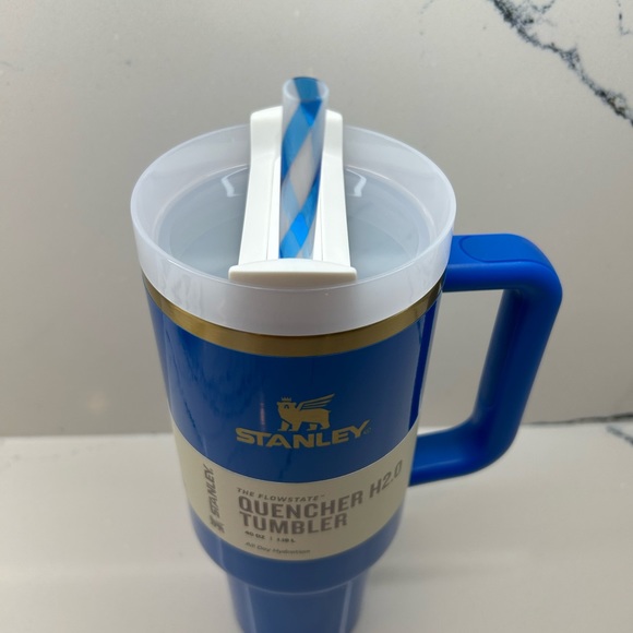 Quencher H2.0 FlowState™ Tumbler | 40 OZ | 1.18 L - Arctic Twist - Picture 3 of 3